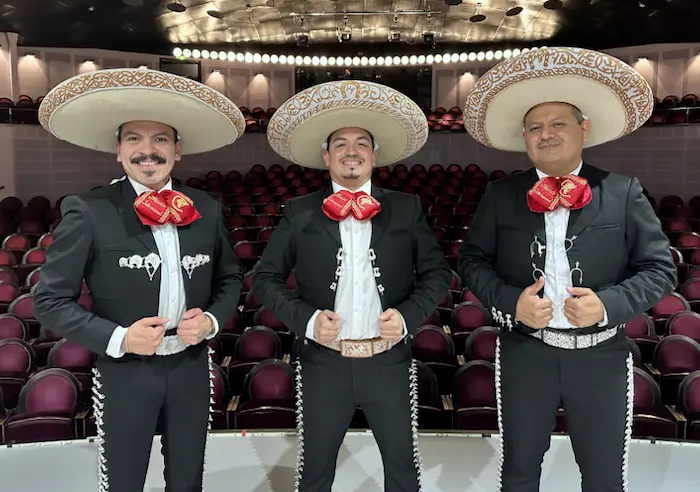 Actuación Mariachi Express